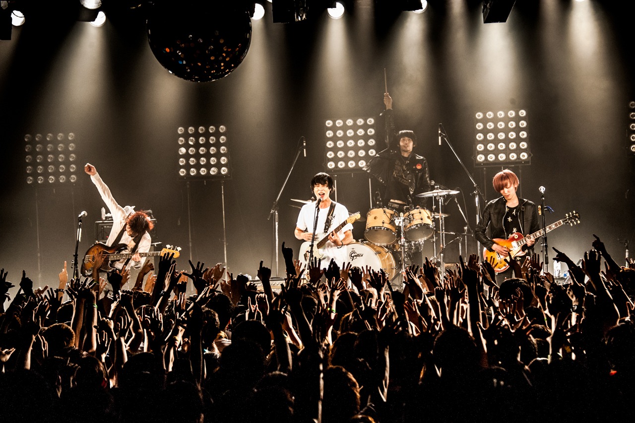 go!go!vanillas「バイリンガールとマザーアイランドツアー」東京・LIQUIDROOM公演の様子。（撮影：浜野カズシ）