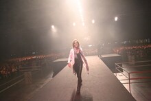 7月4日（現地時間）にフランス・パリにて実施された「Japan Expo」でのYOSHIKI（Dr, Piano / X JAPAN）。（写真提供：株式会社ジャパンミュージックエージェンシー）