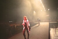7月4日（現地時間）にフランス・パリにて実施された「Japan Expo」でのYOSHIKI（Dr, Piano / X JAPAN）。（写真提供：株式会社ジャパンミュージックエージェンシー）