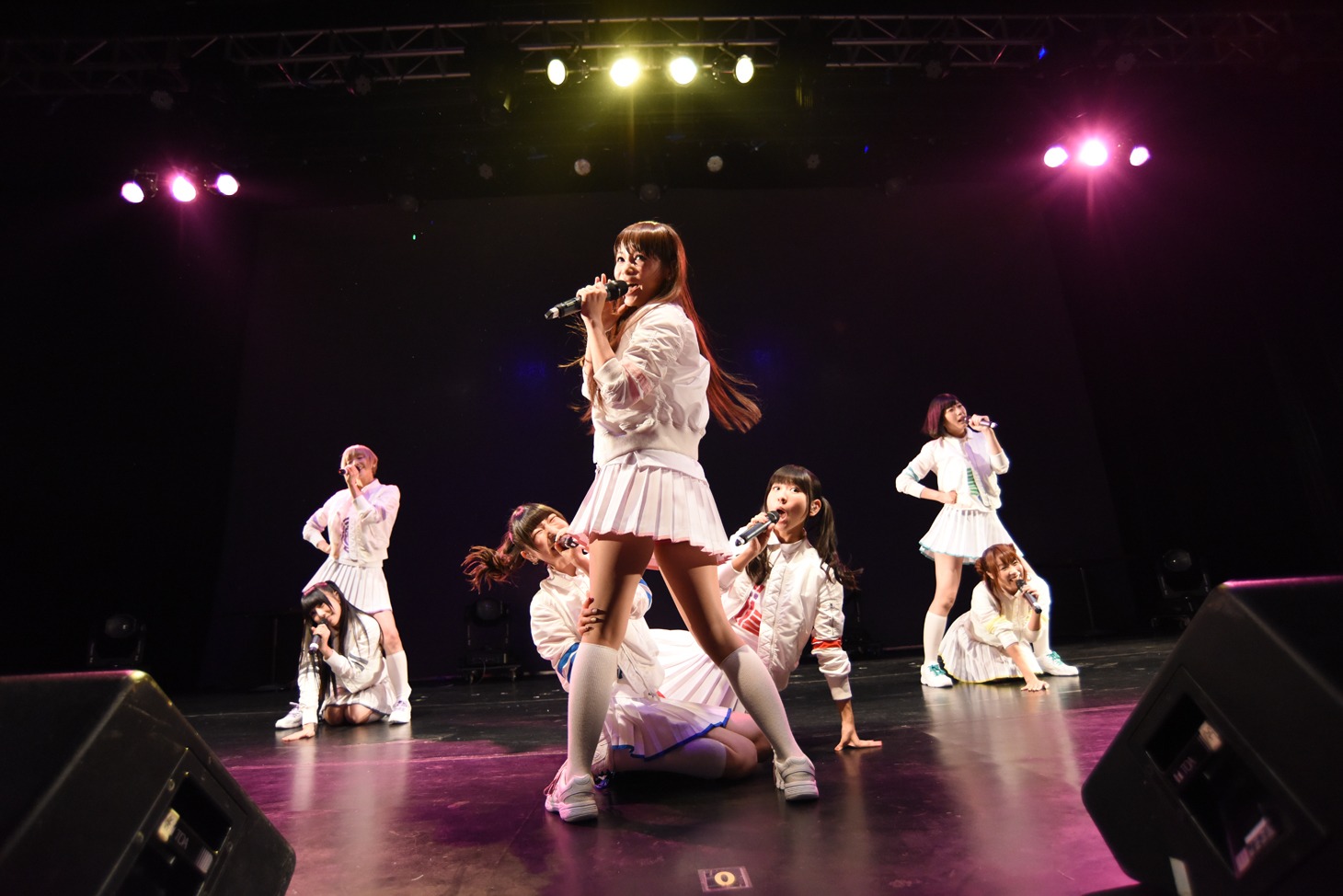 しょこたん▼でんぱ組によるライブの様子。
