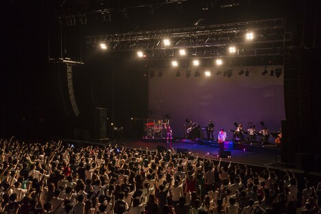 「TRUSTRICK PREMIUM LIVE SUMMER "Iolite"」の様子。（撮影：加藤アラタ）