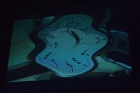 長谷川愛里による謎の能力でゆがむ時空。