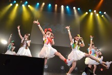 「乙女新党ワンマンライブ キミとピーカン☆NATSU宣言っ!!!」の様子。