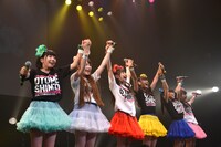 「乙女新党ワンマンライブ キミとピーカン☆NATSU宣言っ!!!」の様子。