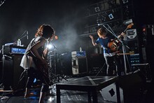 「HaKU“I HEAR YOU”TOUR 2015」WWW公演の様子。