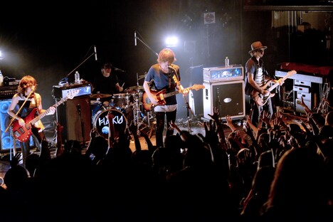 「HaKU“I HEAR YOU”TOUR 2015」WWW公演の様子。