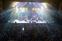 Your TUBE＋My TUBE」仙台公演の様子。（写真提供：Sony Music Associated Records）