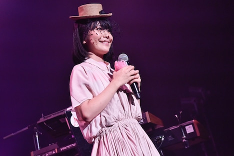 謎の女性アイドル“橋本聖子”。（撮影：古溪一道）