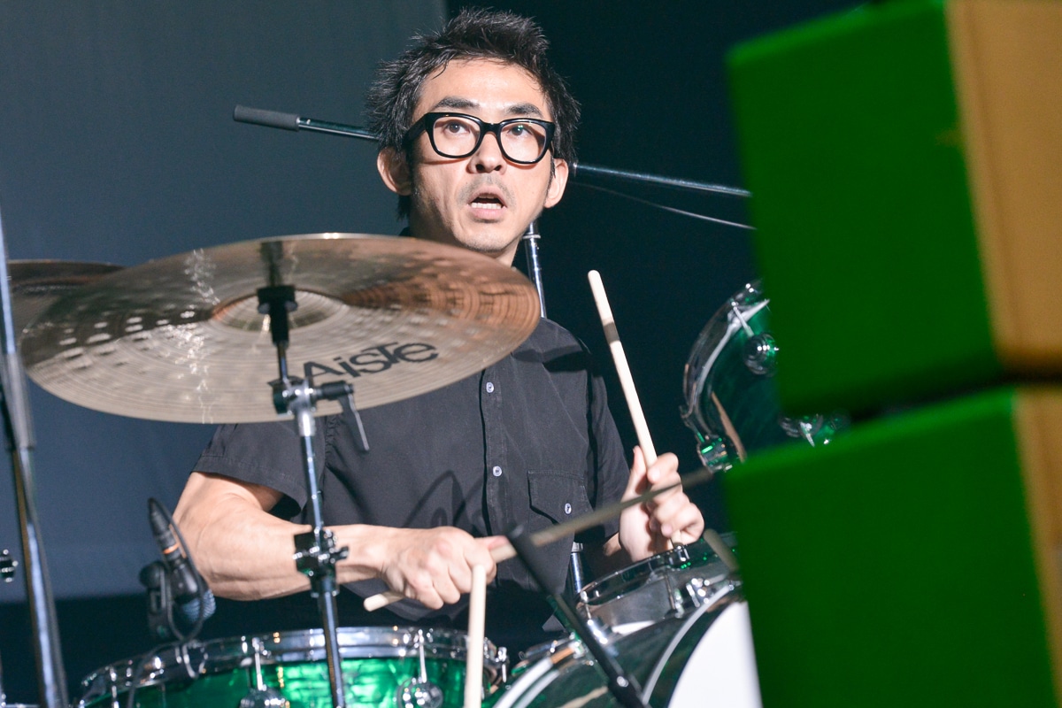 恒岡章（Dr / Hi-STANDARD、CUBISMO GRAFICO FIVE）（撮影：古溪一道）
