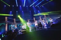 バンド編成で「UP↑ぷらいむ」を披露するバンドじゃないもん！。（撮影：ハヤシサトル）