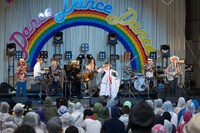 EGO-WRAPPIN'「Dance, Dance, Dance」東京・日比谷野外大音楽堂公演の様子。 （撮影：仁礼博）