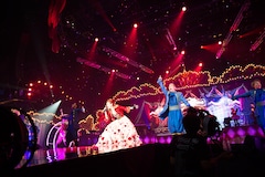 浜崎あゆみ史上最長3時間45分 徹底演出で魅せた 真夜中のサーカス 音楽ナタリー