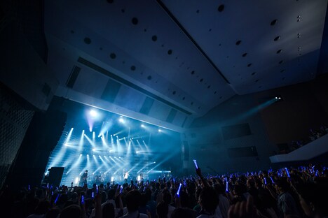 家入レオ「家入レオ 4th ワンマンTour ～20 twenty～」東京・渋谷公会堂公演の様子。（撮影：田中聖太郎）