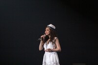 「JUJU ARENA TOUR 2015 -ジュジュ苑 10th Anniversary Special-」東京公演の様子。（写真提供：ソニー・ミュージックアソシエイテッドレコーズ）