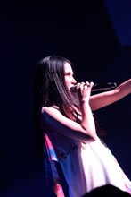「Superfly WHITE TOUR 2015」川口総合文化センターリリア公演の様子。 （撮影：渡邊一生）