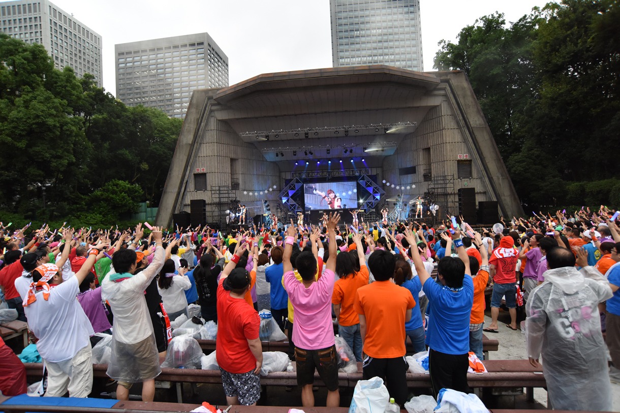 「アップアップガールズ（仮）47都道府県ツアー ～RUN！アプガRUN！ダッシュ アプガの夏！野音の夏！」の様子。