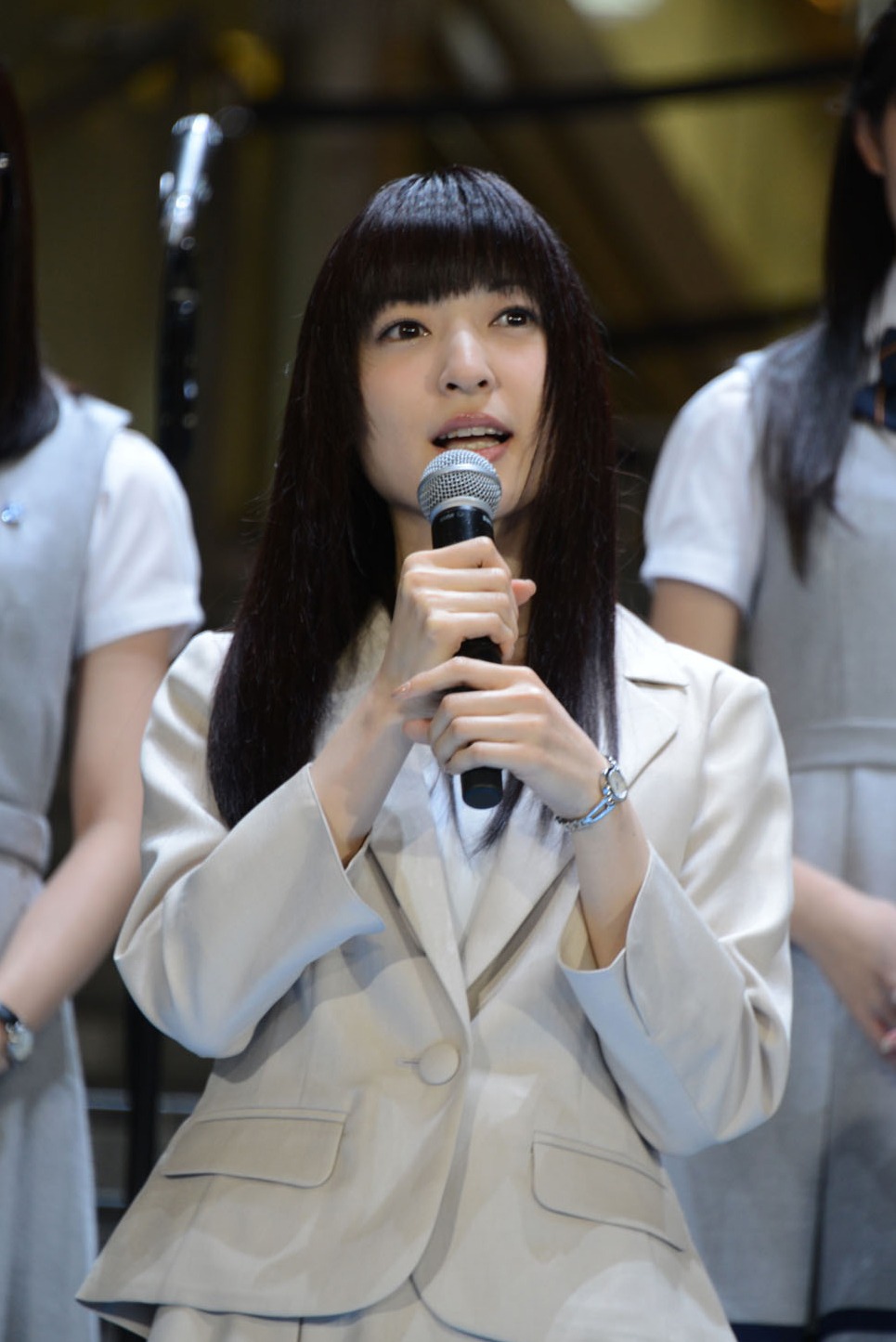 表参道高校の教師・瀬山えみり役の神田沙也加。