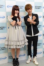 黒崎真音と小野賢章。