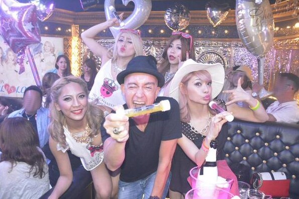 globeマーク・パンサー、LOVE SHOTとのコラボ曲を無料配信