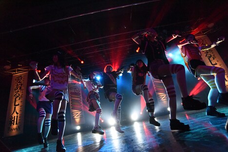 「PiiiiiiiN 2nd ワンマン 愛ある青春ロックLIVE ~BRING IT ON!!!喧嘩上等!武道館上等!~」の様子。