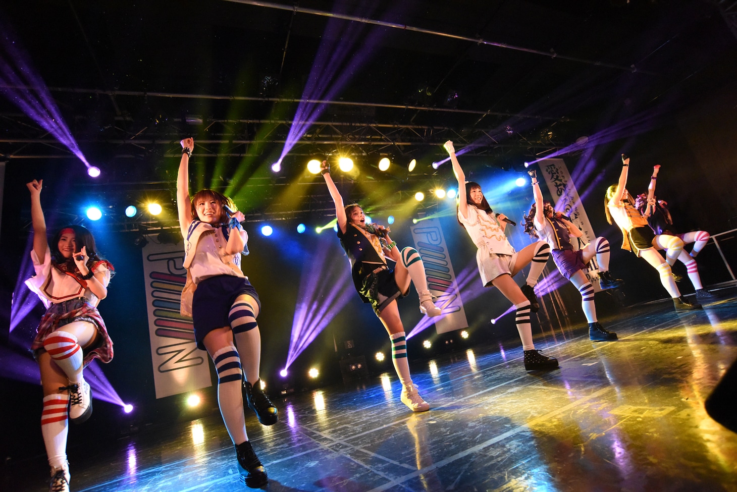 「PiiiiiiiN 2nd ワンマン 愛ある青春ロックLIVE ～BRING IT ON!!!喧嘩上等！武道館上等！～」の様子。