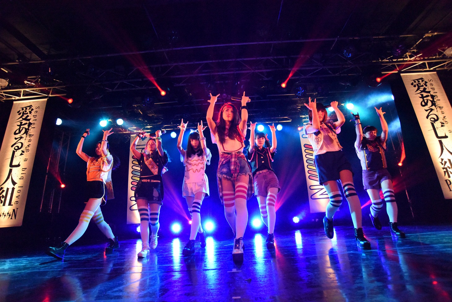 「PiiiiiiiN 2nd ワンマン 愛ある青春ロックLIVE ～BRING IT ON!!!喧嘩上等！武道館上等！～」の様子。