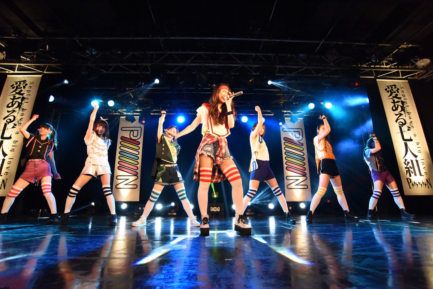 「PiiiiiiiN 2nd ワンマン 愛ある青春ロックLIVE ～BRING IT ON!!!喧嘩上等！武道館上等！～」の様子。