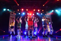 「PiiiiiiiN 2nd ワンマン 愛ある青春ロックLIVE ～BRING IT ON!!!喧嘩上等！武道館上等！～」の様子。
