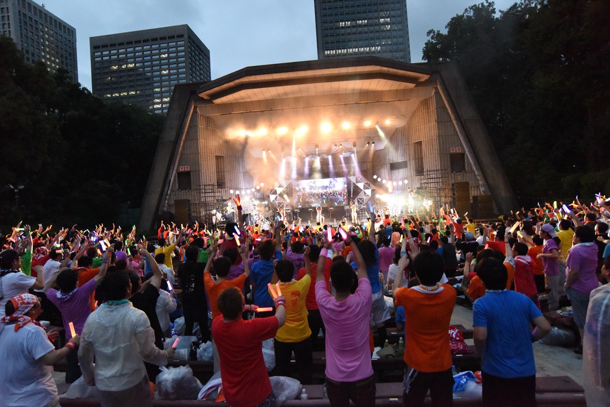 「アップアップガールズ（仮）47都道府県ツアー ～RUN！アプガRUN！ダッシュ アプガの夏！野音の夏！」の様子。