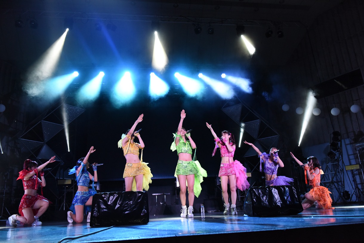 「アップアップガールズ（仮）47都道府県ツアー ～RUN！アプガRUN！ダッシュ アプガの夏！野音の夏！」の様子。