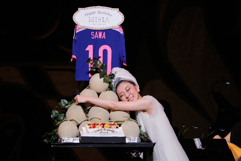 MISIA、清水ミチコ出演＆澤穂希サプライズプレゼントに沸いた誕生日公演
