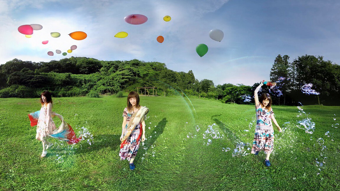安藤裕子が「360°サラウンド」MVで360°動き回る