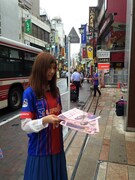 「エル・ゴラッソ」号外配布の様子。（Photo by BaO）