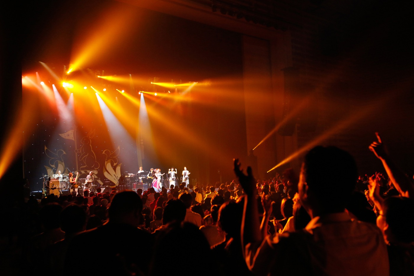 「MISIA 星空のライヴVIII MOON JOURNEY」東京国際フォーラム ホールA公演の様子。 （撮影：田中雅也）