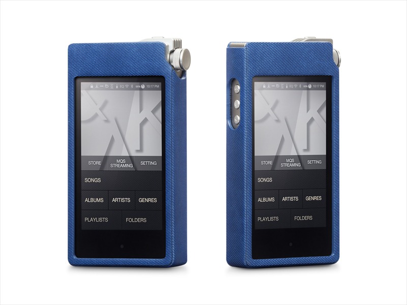 「Astell&Kern AK100II KANA HANAZAWA エディション」本体見本（オリジナルケース装着時）