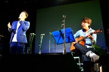左から長谷川雅洋（Vo）、川相賢太郎（G）。（撮影：浅井尭之）