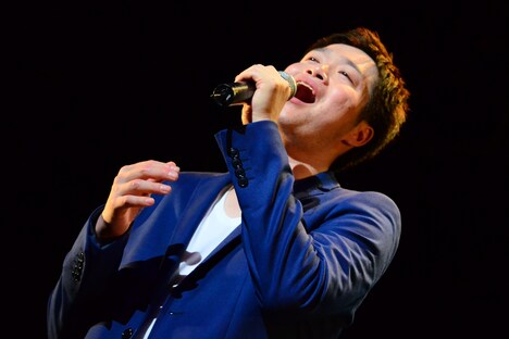 長谷川雅洋（Vo）（撮影：浅井尭之）