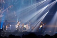 「LIVE MONSTER LIVE」出演時のUNISON SQUARE GARDEN。 （撮影：植松千波）