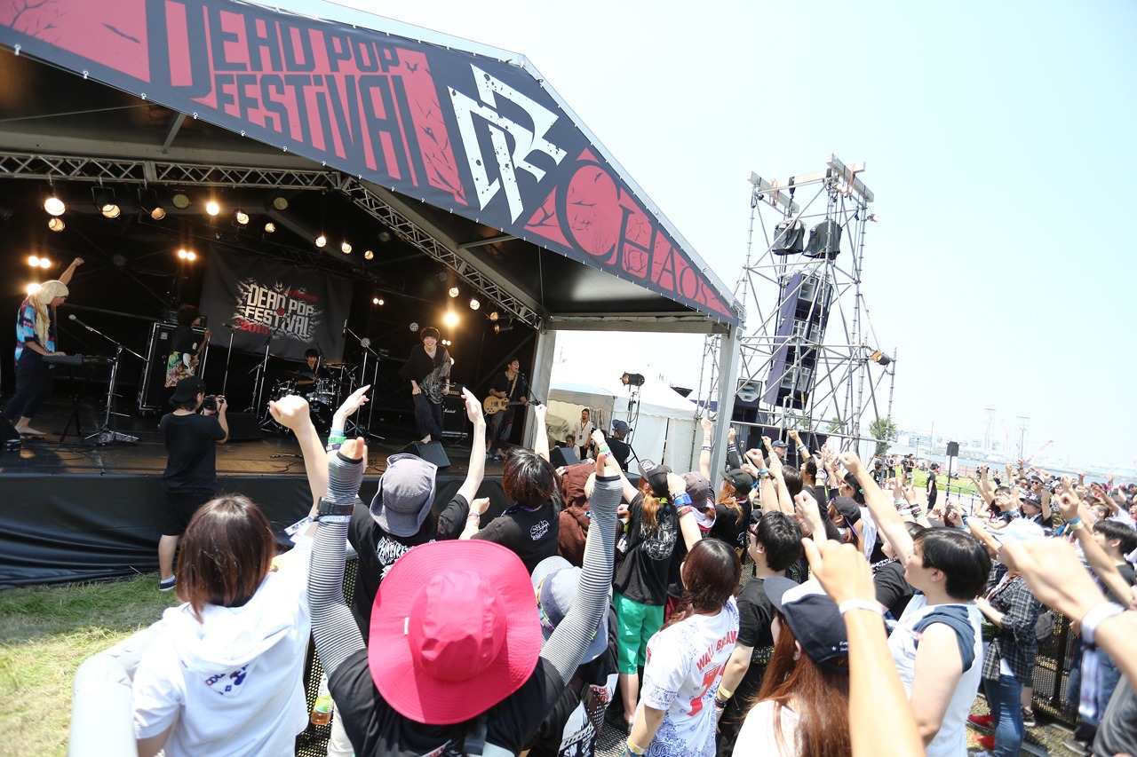 odd fiveのライブの様子。（Photo by kohei suzuki）