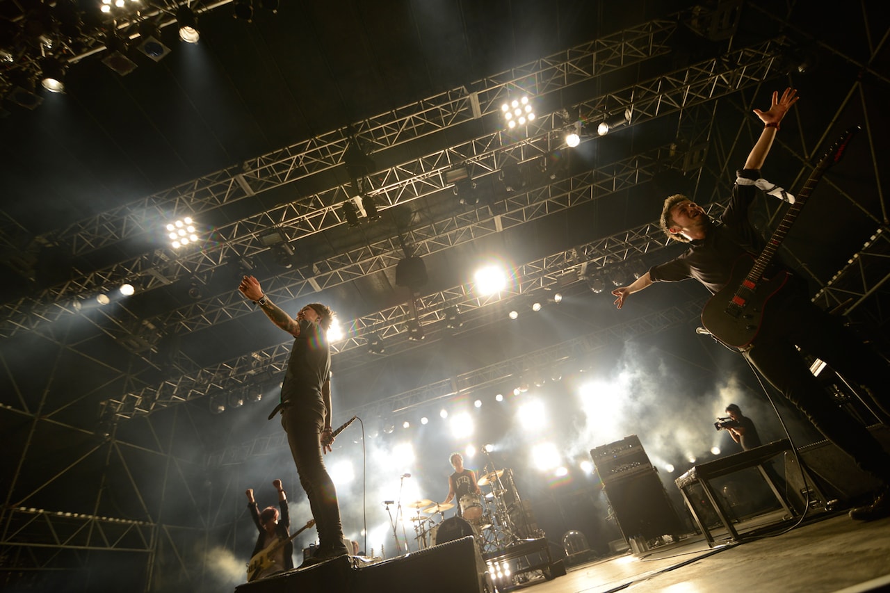 SiM、主催フェス初日に堂々パフォーマンス「夢を叶えさせてくれてありがとう！」