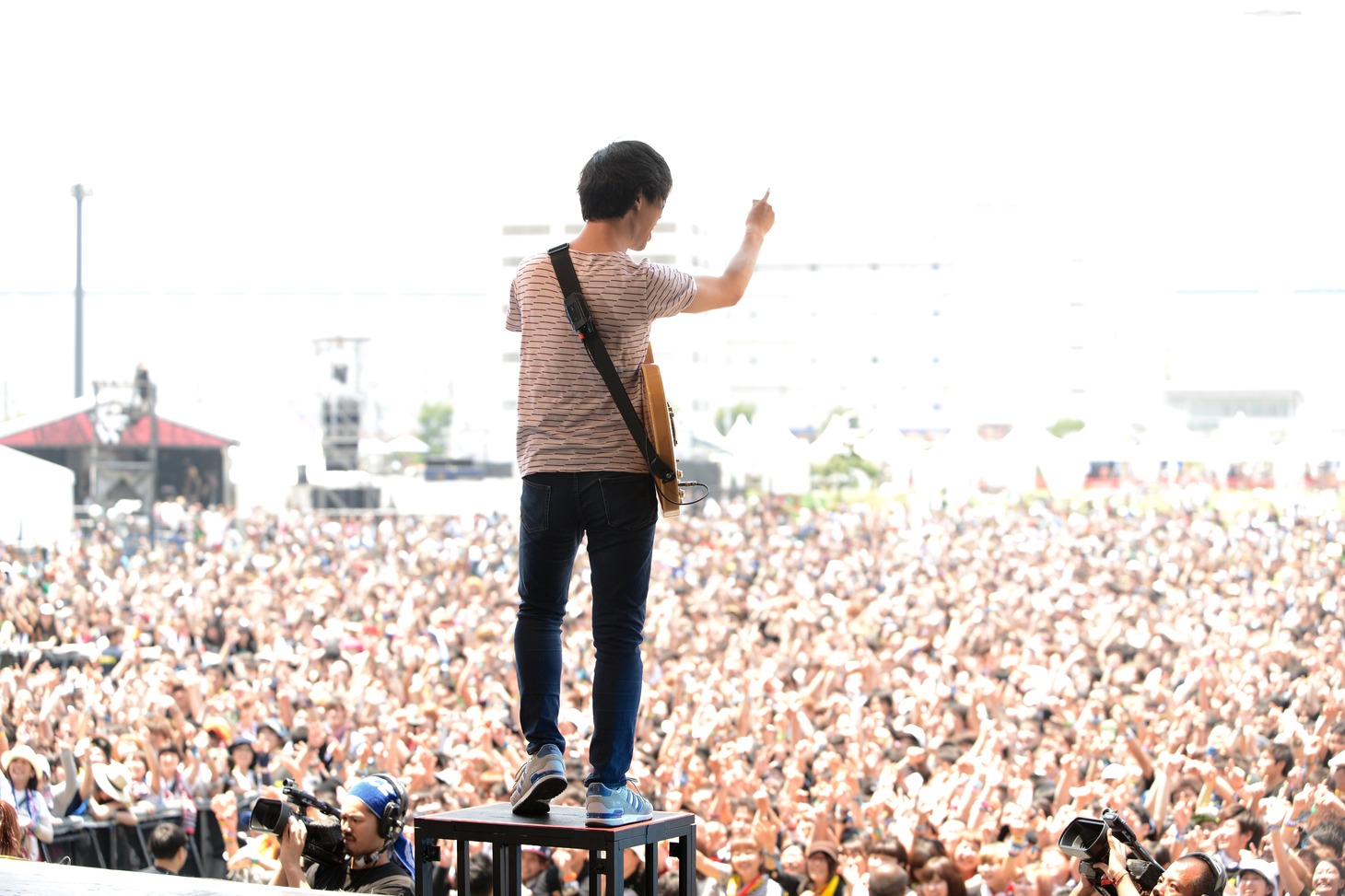 キュウソネコカミ「DEAD POP FESTiVAL 2015」公演の様子。（撮影：半田安政[Showcase]）