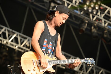 儀間崇（G）（撮影：半田安政[Showcase]）