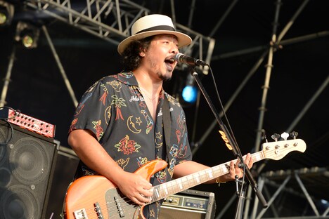 キヨサク（Vo, B）（撮影：半田安政[Showcase]）