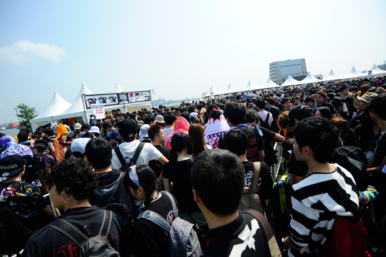 「DEAD POP FESTiVAL 2015」会場の様子。（Photo by yuji honda）