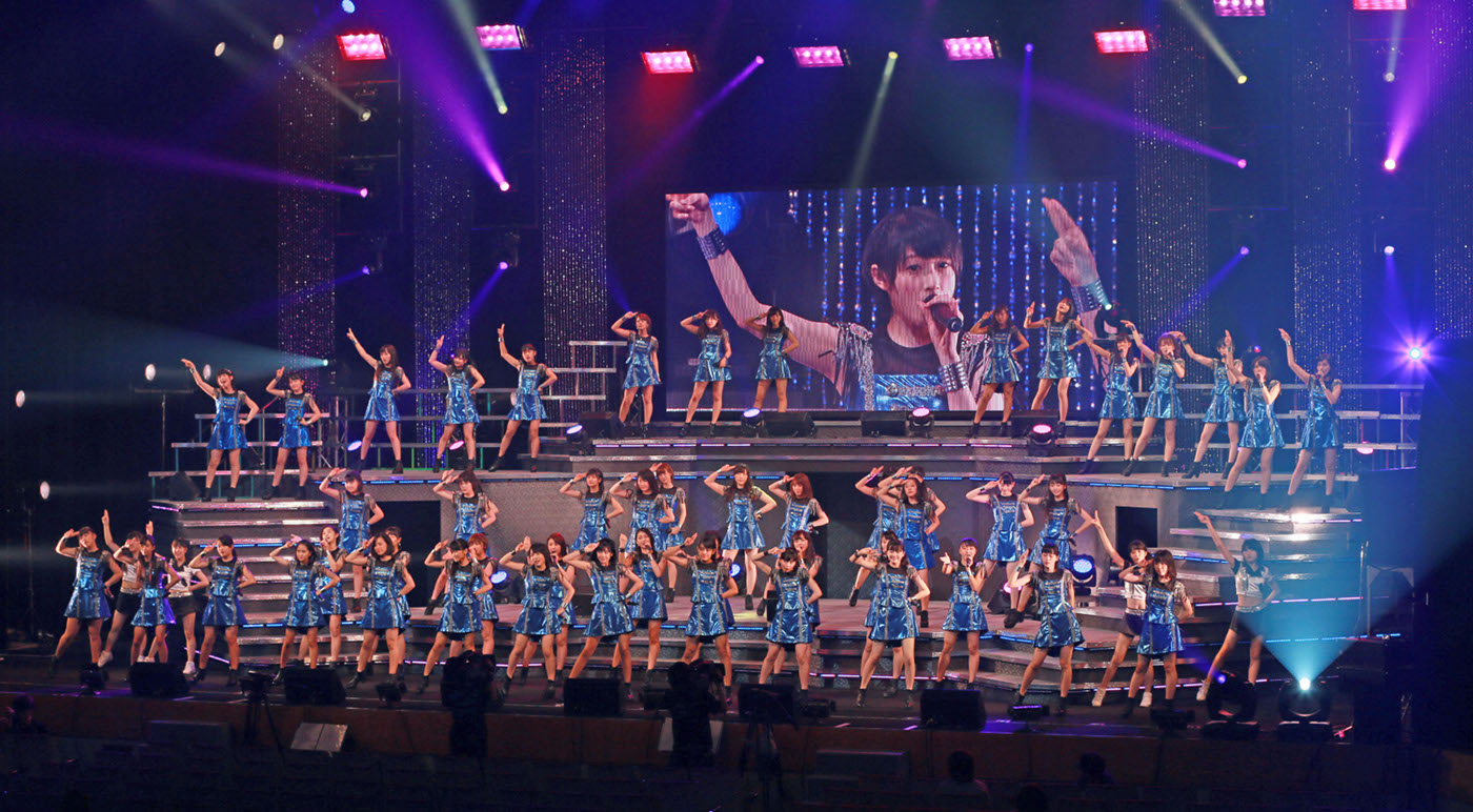 「Hello! Project 2015 SUMMER ～DISCOVERY～ / ～CHALLENGER～」初日公演の様子。 （写真提供：アップフロントプロモーション）