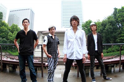 日比谷野外大音楽堂で撮影されたLUNKHEADの新アーティスト写真。