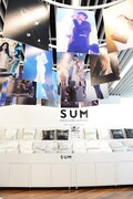 「SUM」ポップアップストア店内の様子。