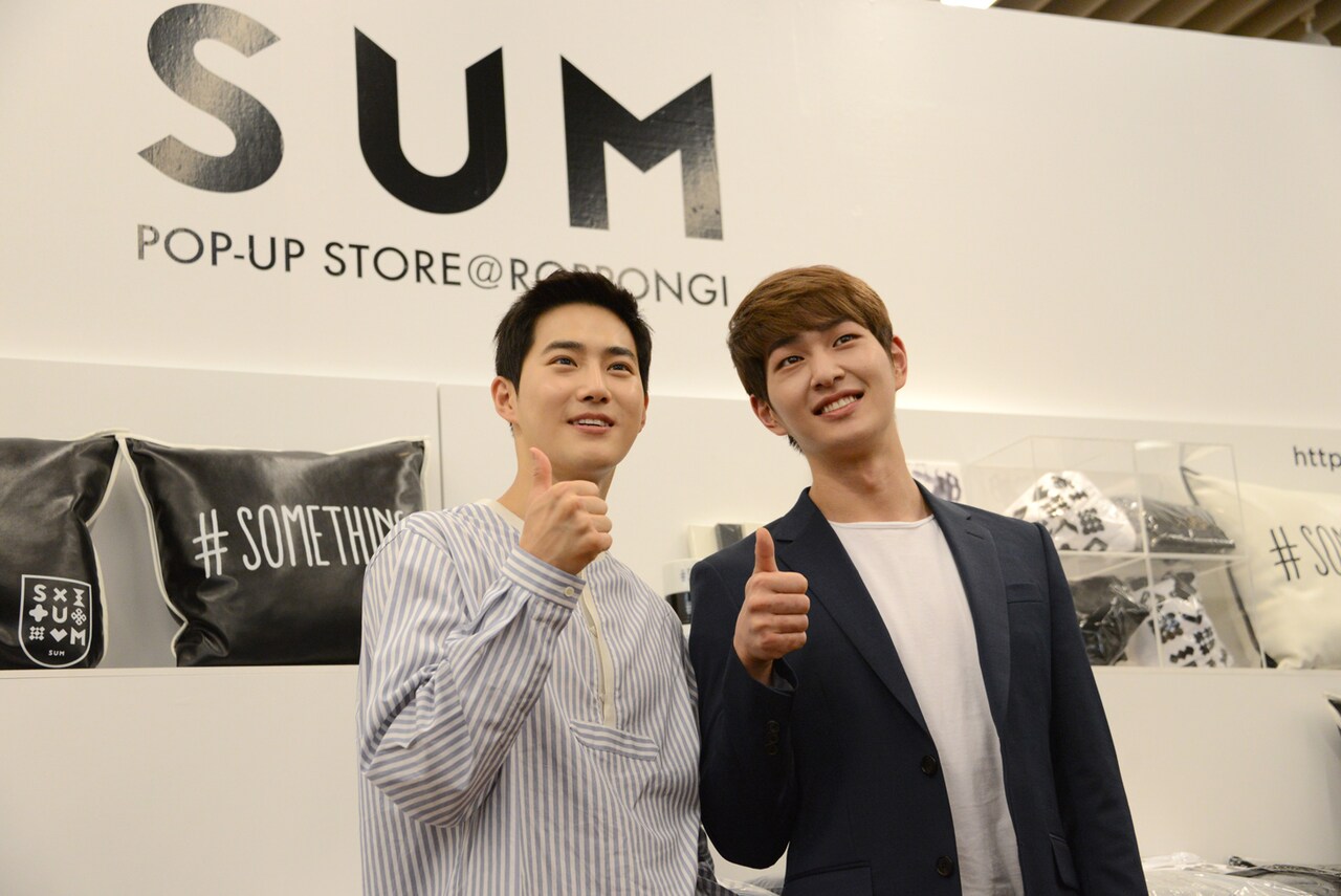 左からスホ（EXO）、オンユ（SHINee）。