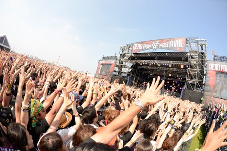 MAN WITH A MISSIONのライブの様子。（撮影：半田安政［showcase］）