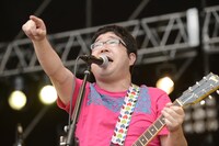 山口隆（Vo, G）（撮影：半田安政［showcase］）
